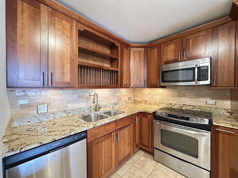 Building Photo - 1442 N Dearborn St