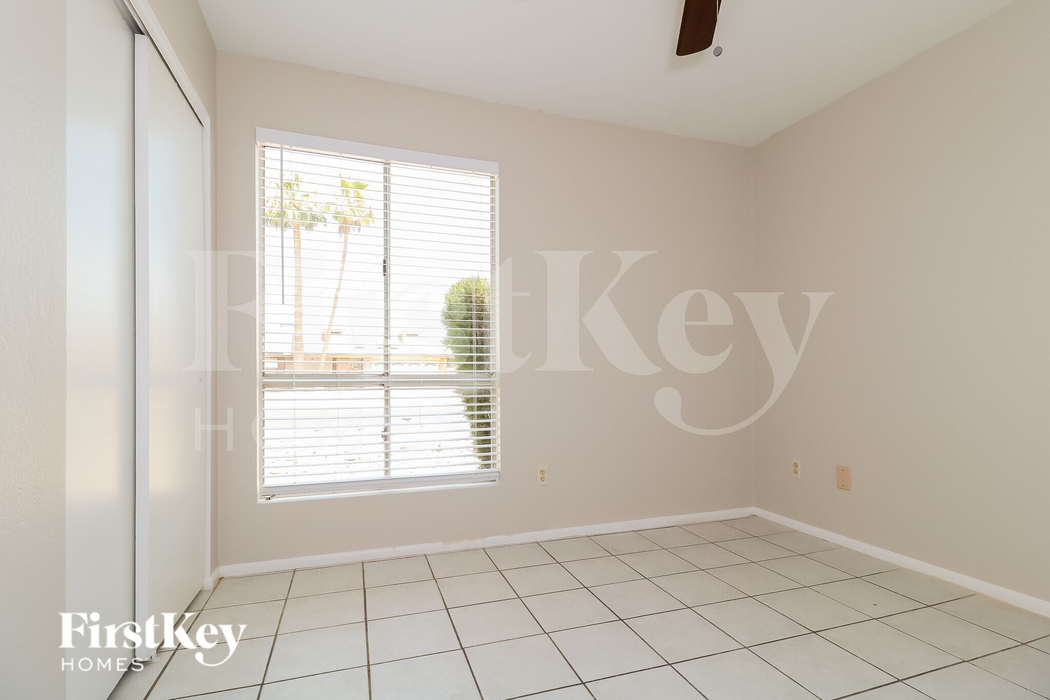 Building Photo - 10603 W Seldon Ln