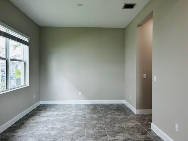 Building Photo - 5468 Pecan Dr