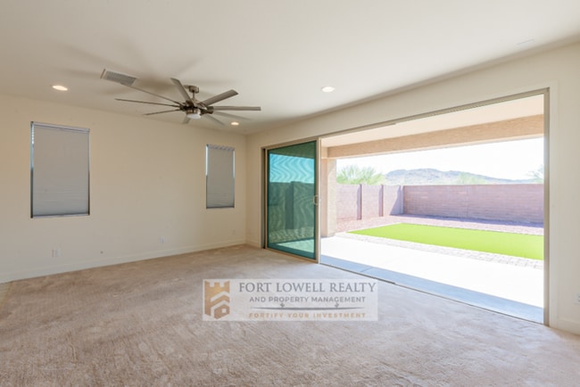 Building Photo - 8443 S 164th Dr