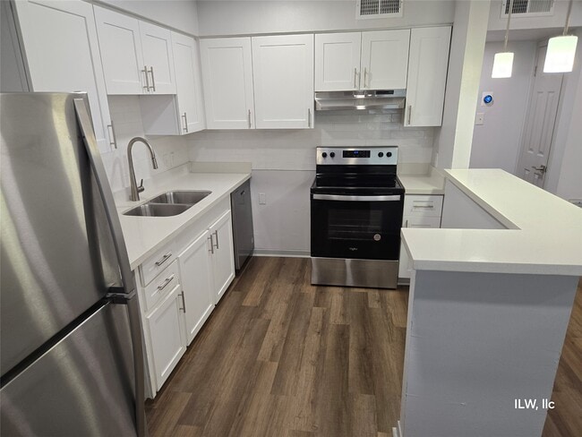 Building Photo - 815 Harvard St