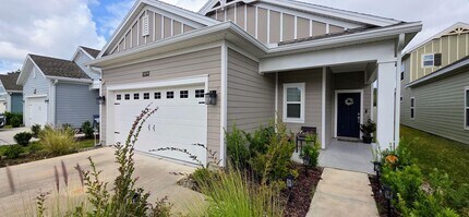 Building Photo - 3 Bedroom, 2.5 Bath Home!