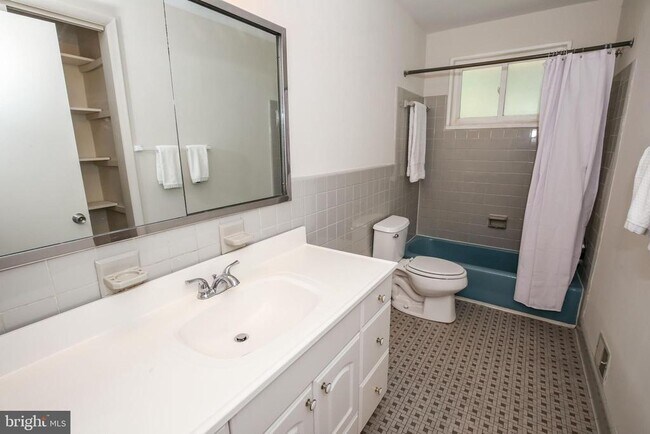 Building Photo - 8401 Beech Tree Rd