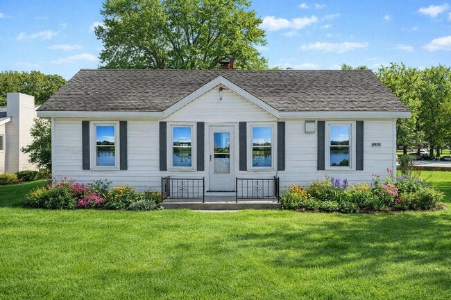 Building Photo - 11637 Algonquin Dr