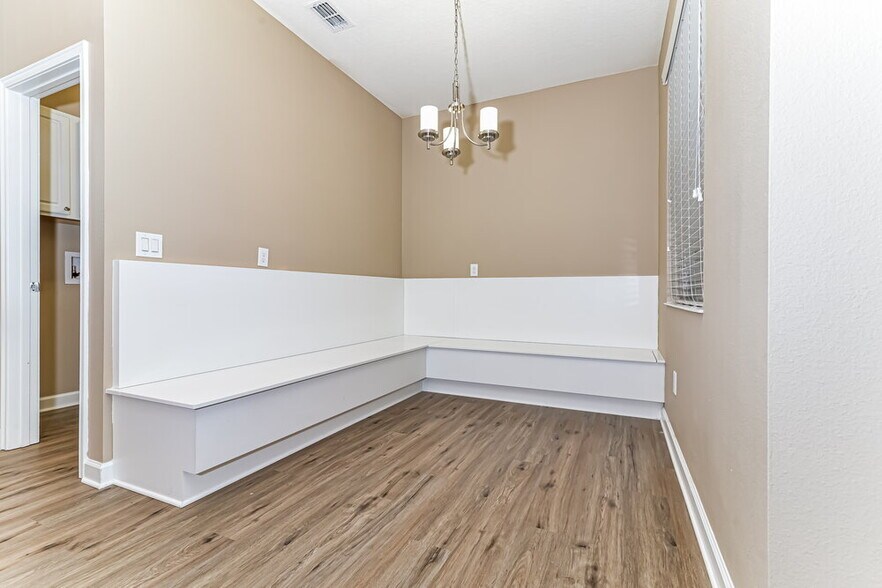 Building Photo - 9916 Pecan Hickory Way