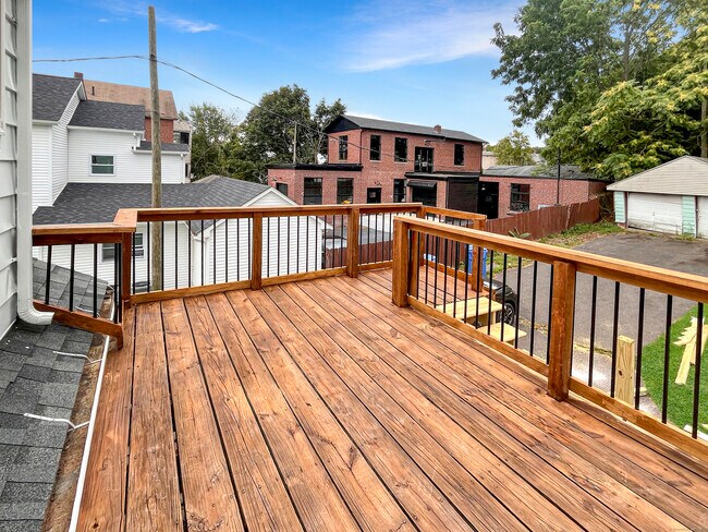 Building Photo - 111 Belden St