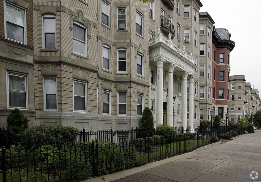 Building - 111 Park Drive