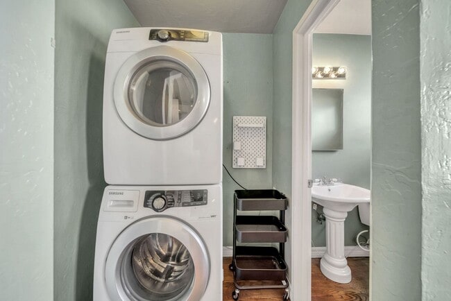Building Photo - 3 bedroom condo near Santana Row!