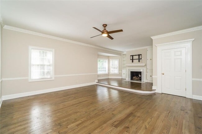 Building Photo - 565 River Chase Point