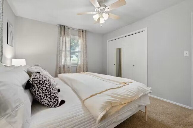 Building Photo - 15 Churchill Dr