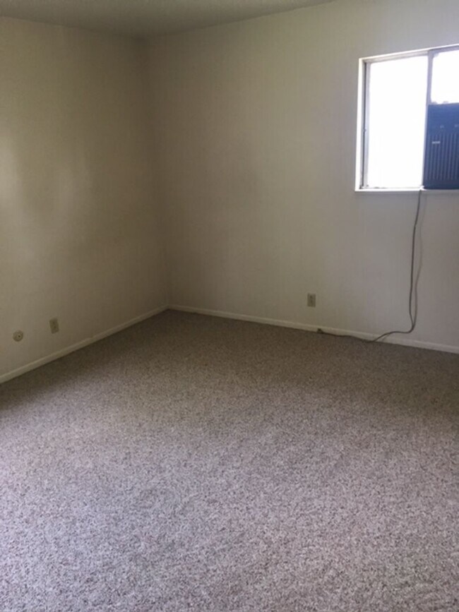 Building Photo - Space, Comfort & Convenience in One Great Home