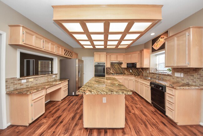 Building Photo - 16710 Colony Terrace Dr