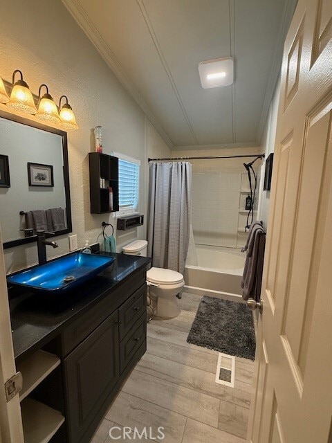 Building Photo - 21851 Newland St