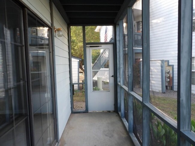 Building Photo - 4363 Spa Dr