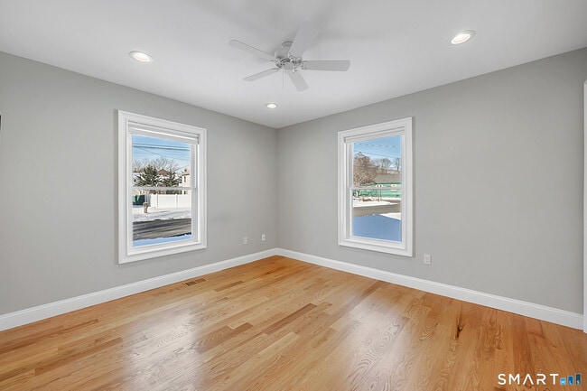 Building Photo - 137 Knowles Ave