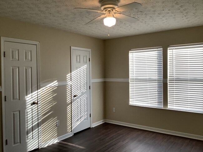 Building Photo - 94 Heathermere Drive