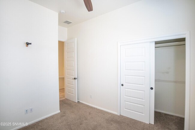 Building Photo - 3718 Golden Echo Lp