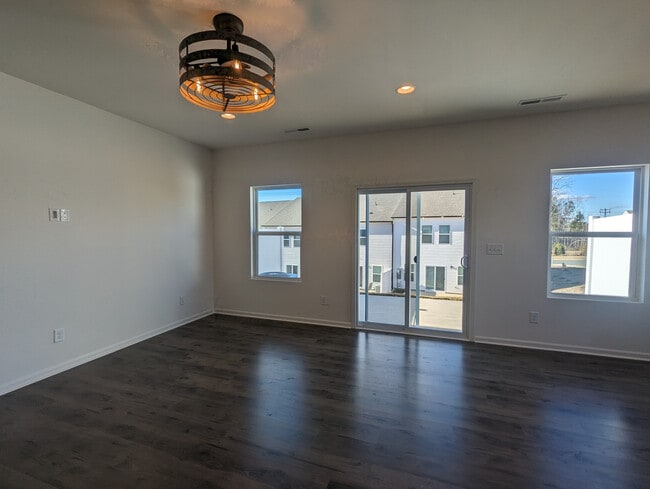 Building Photo - Room in Townhome on Pagebrook Lane