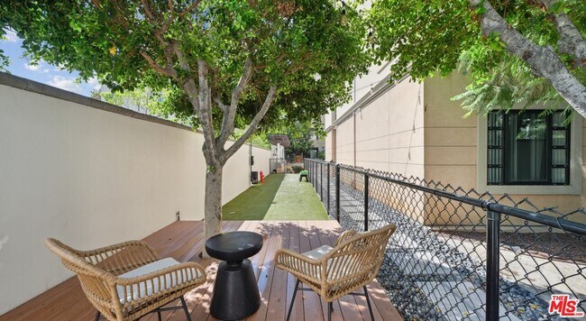 Building Photo - 290 N Hudson Ave