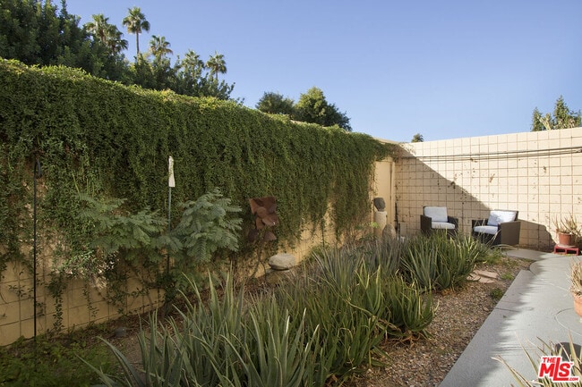 Building Photo - 501 Desert Lakes Cir