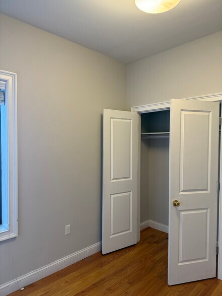 Building Photo - 151 Meridian St