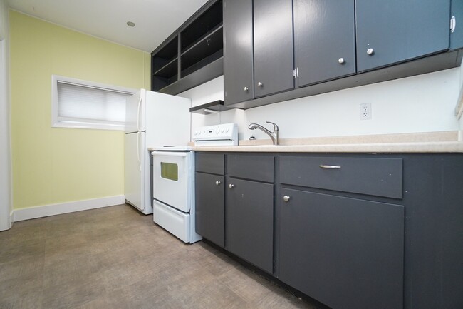 Building Photo - 4203 W Kootenai St