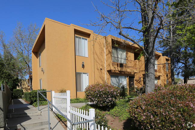 Primary Photo - Olive Avenue Apartments