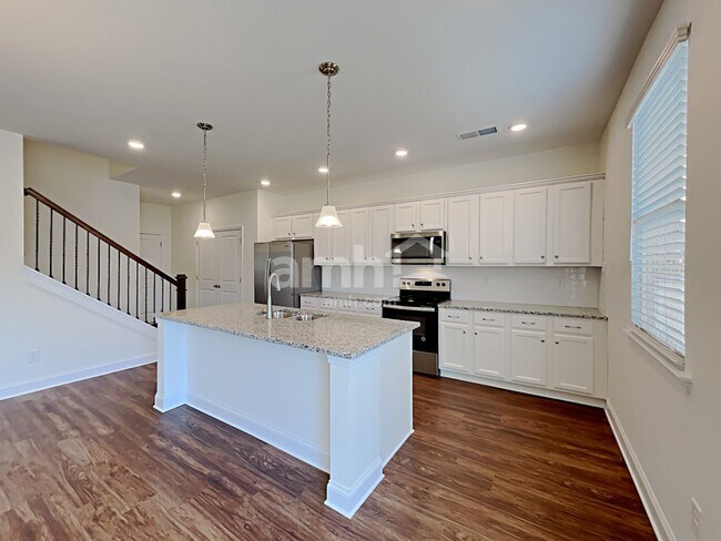 Building Photo - 2409 Garrett Prk Dr