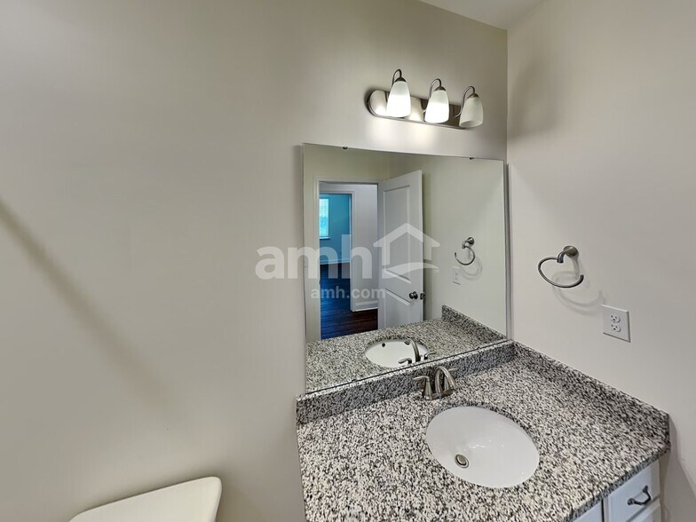 Building Photo - 6177 Rosemore Ln