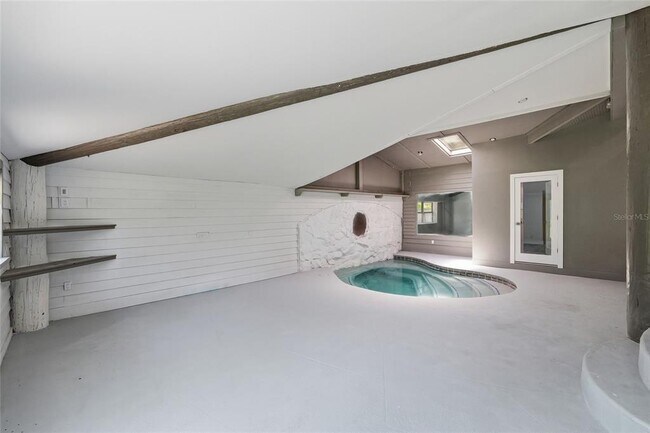 Building Photo - 7210 Valrie Ln