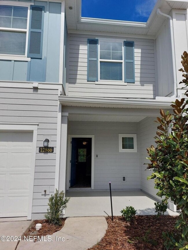 Building Photo - 12866 Josslyn Ln