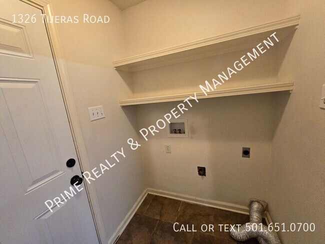 Building Photo - 1326 Tijeras Rd