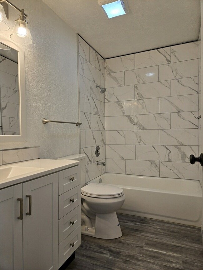Building Photo - 2605 Quiet Cir