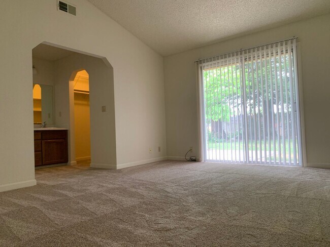 Building Photo - 3 bed 2 bath 2 car garage with mature trees