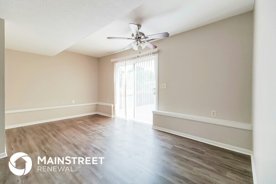 Building Photo - 1574 Autumn Village Dr