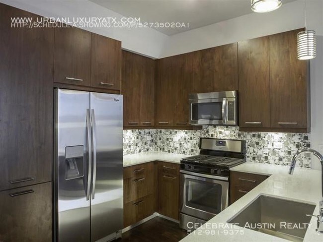 Building Photo - bedroom in Austin TX 78701