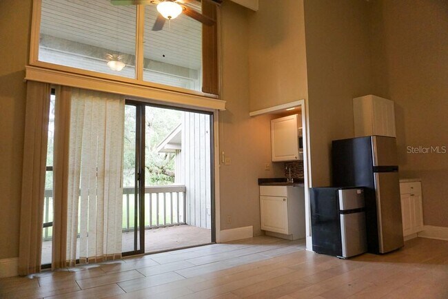 Building Photo - 417 Cypress Dr