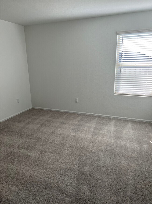 Building Photo - 7419 Bartoncliff Dr