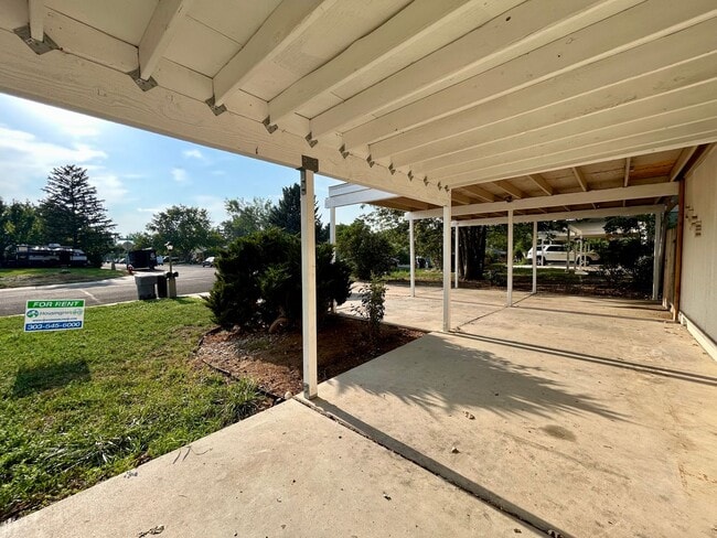 Building Photo - 1732 Cambridge Dr