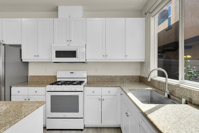 Building Photo - 1704 Cal Orchid Pl