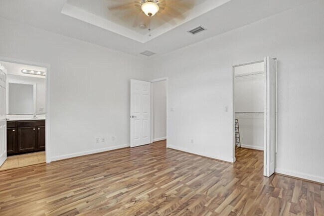 Building Photo - 5325 Ashley River Rd