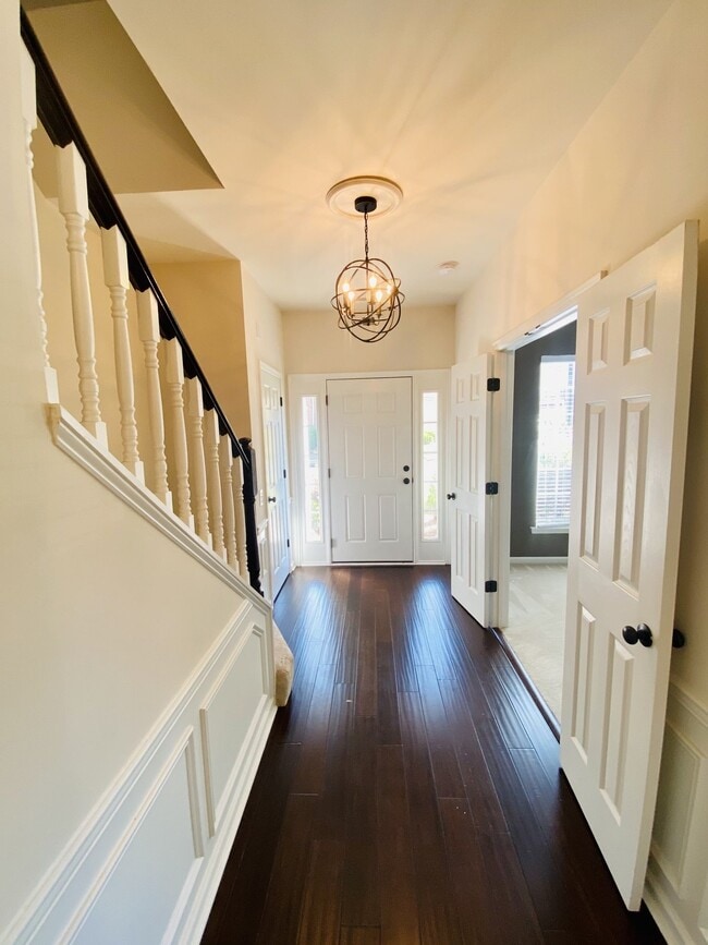 Building Photo - Heart of Ballantyne!  Beautiful End Unit T...