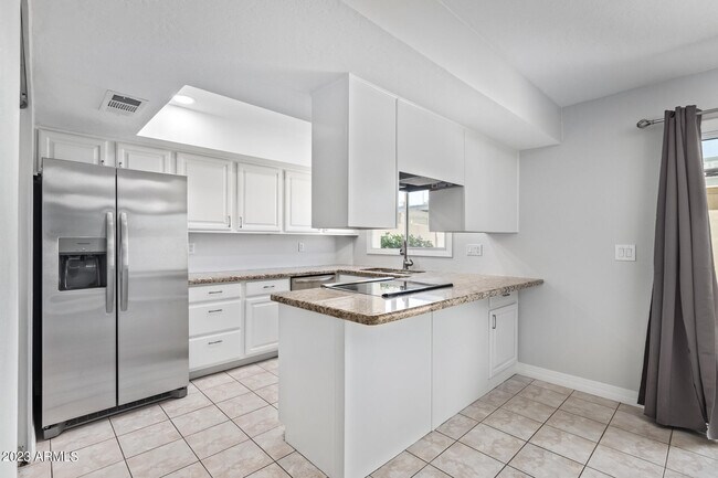 Building Photo - 3905 S Mill Ave