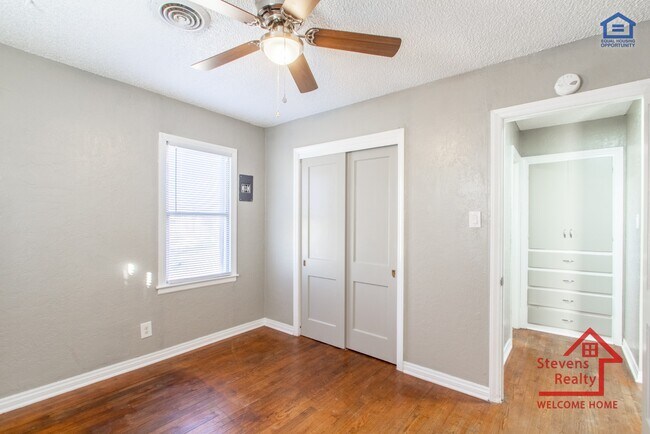 Building Photo - 2524 Prentice NW