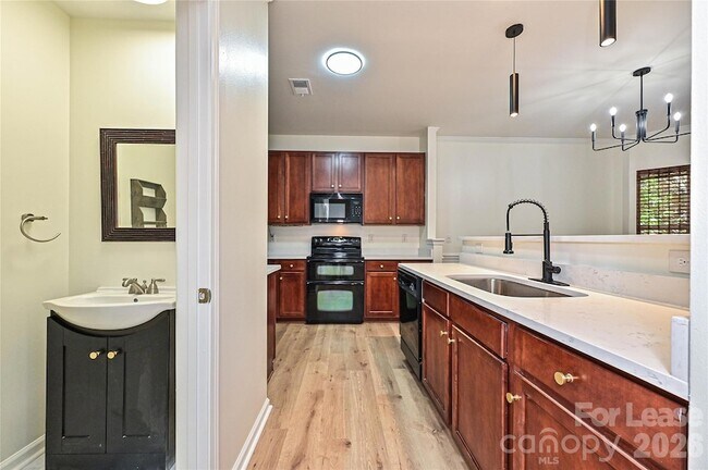 Building Photo - 10208 Old Carolina Dr
