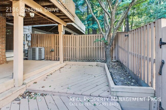 Building Photo - 2106 Sabrina Dr