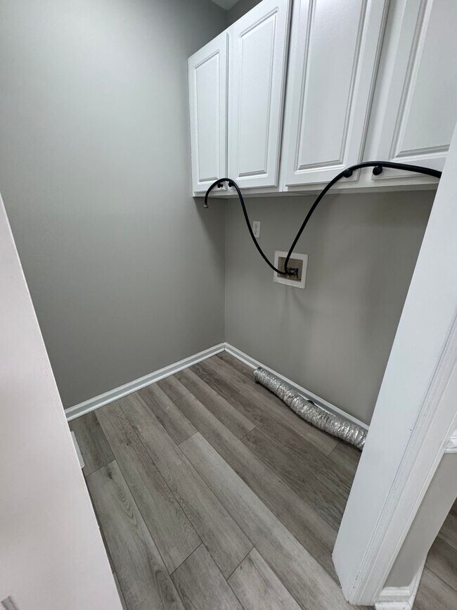 Building Photo - FAIRWAY TOWNHOMES