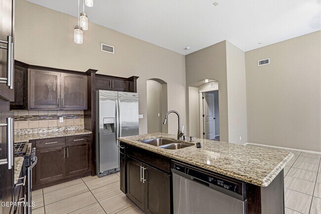 Building Photo - 14949 Jerry Armstrong Ct