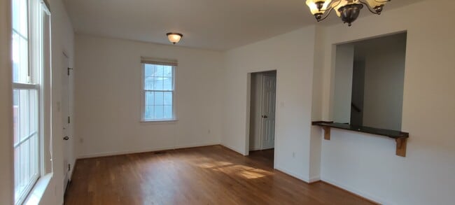 Building Photo - 3 bedroom home with covered porch and rear...