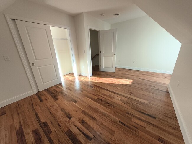 Building Photo - 386 Union Ave